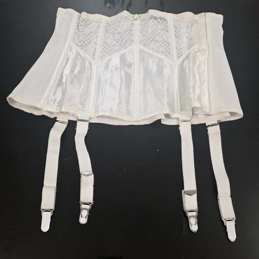SOLD Vtg Fredericks of Hollywood Bustier Corset Bustier Garter White Sexy